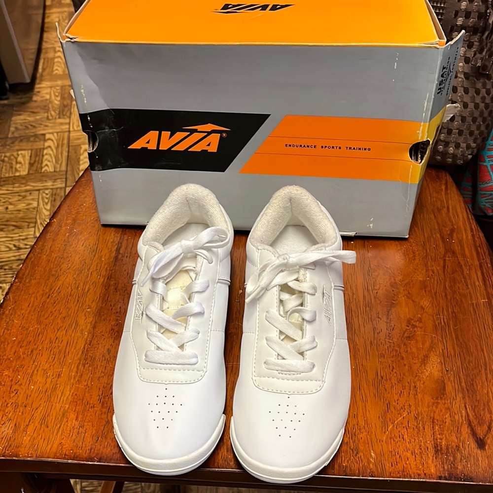 New Avis’s Ladies Sneakers-White